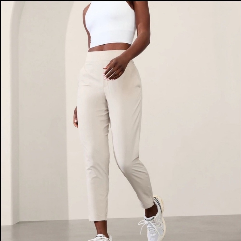 Athleta Brooklyn Beige Cream Ankle Pants 14 Petite‎ Travel Hiking Utility casual